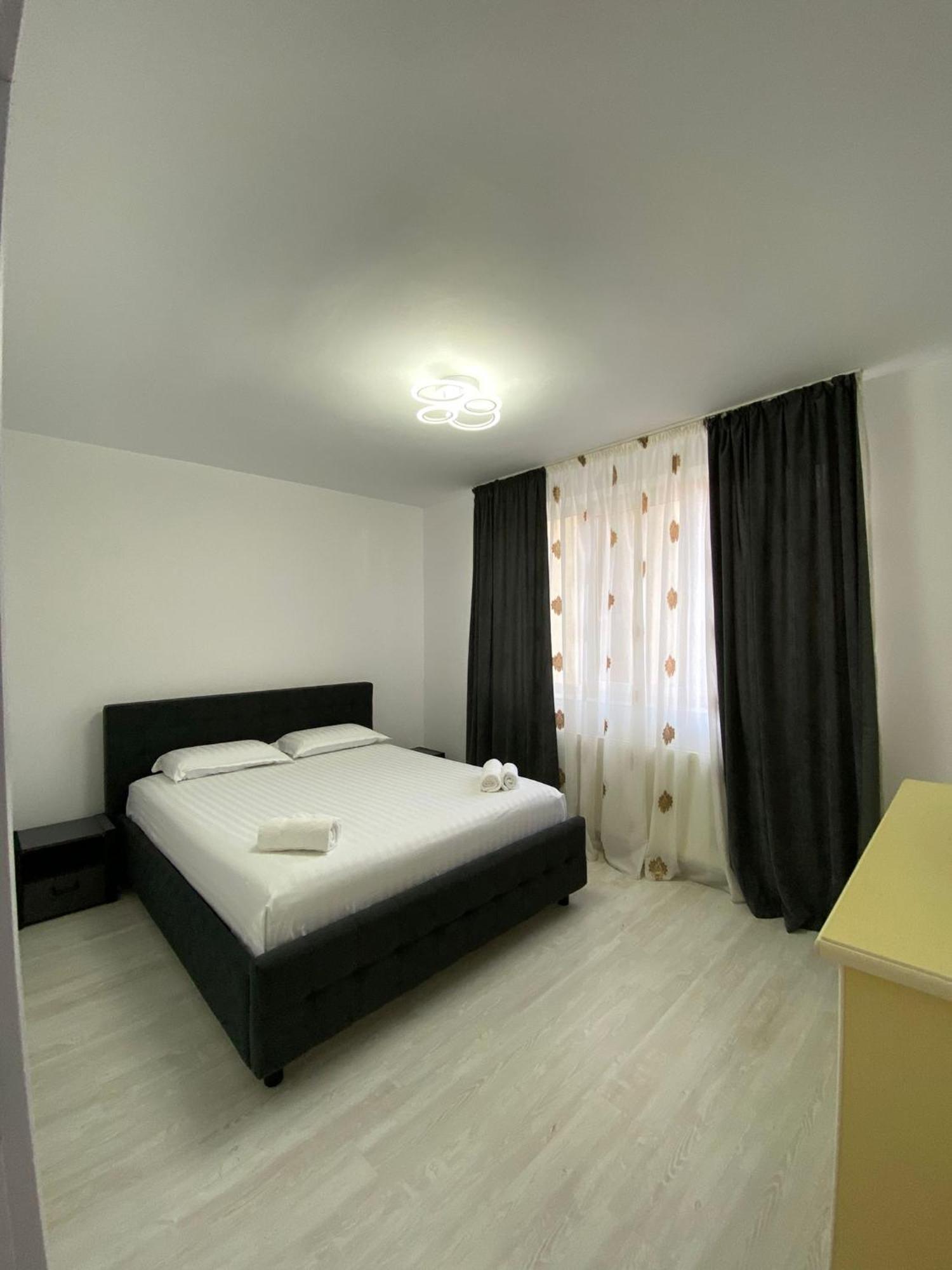 Sorinaapartament Targu Neamt Exterior foto